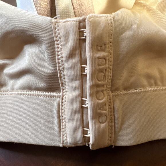 Caciqui 42D Beige Lightly Lined Full Coverage Underwire 4 Clasps Bra - Picture 3 of 5